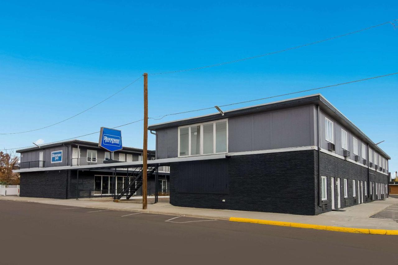 Rodeway Inn & Suites Sidney Historic Downtown I-80 Exterior photo